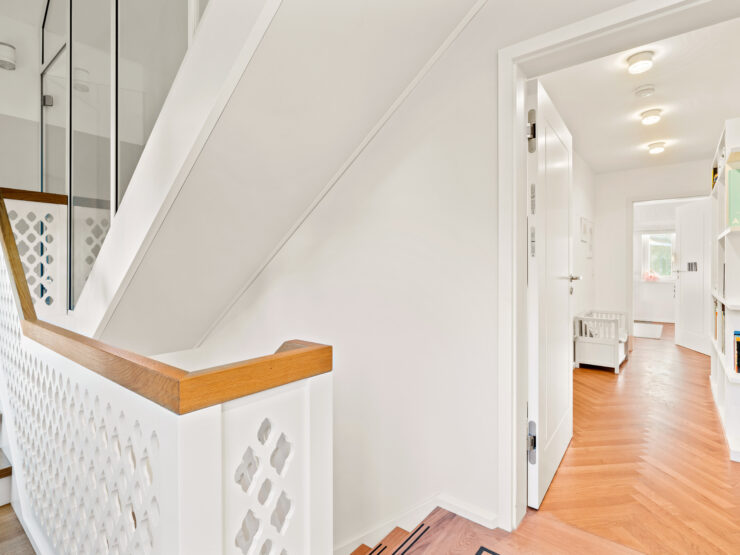 Flur mit Treppenaufgang