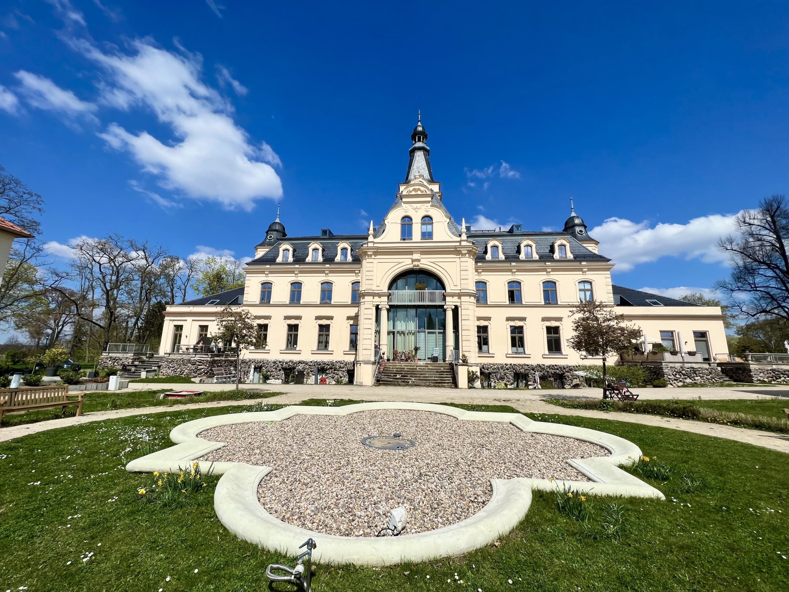 Wohnen im großräumigen Schloss Château de Roon