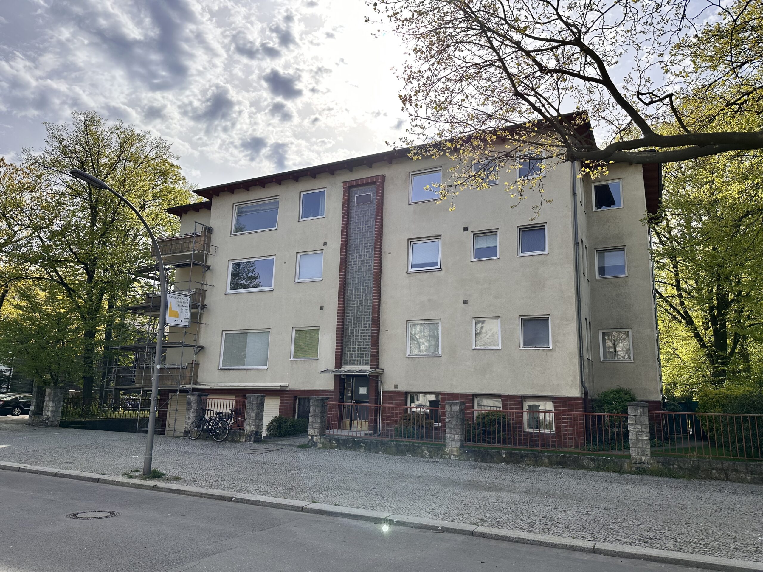 Wohnung nach Ihrem Geschmack! Großzügige Wohnung mit Sanierungsbedarf in Toplage von Charlottenburg