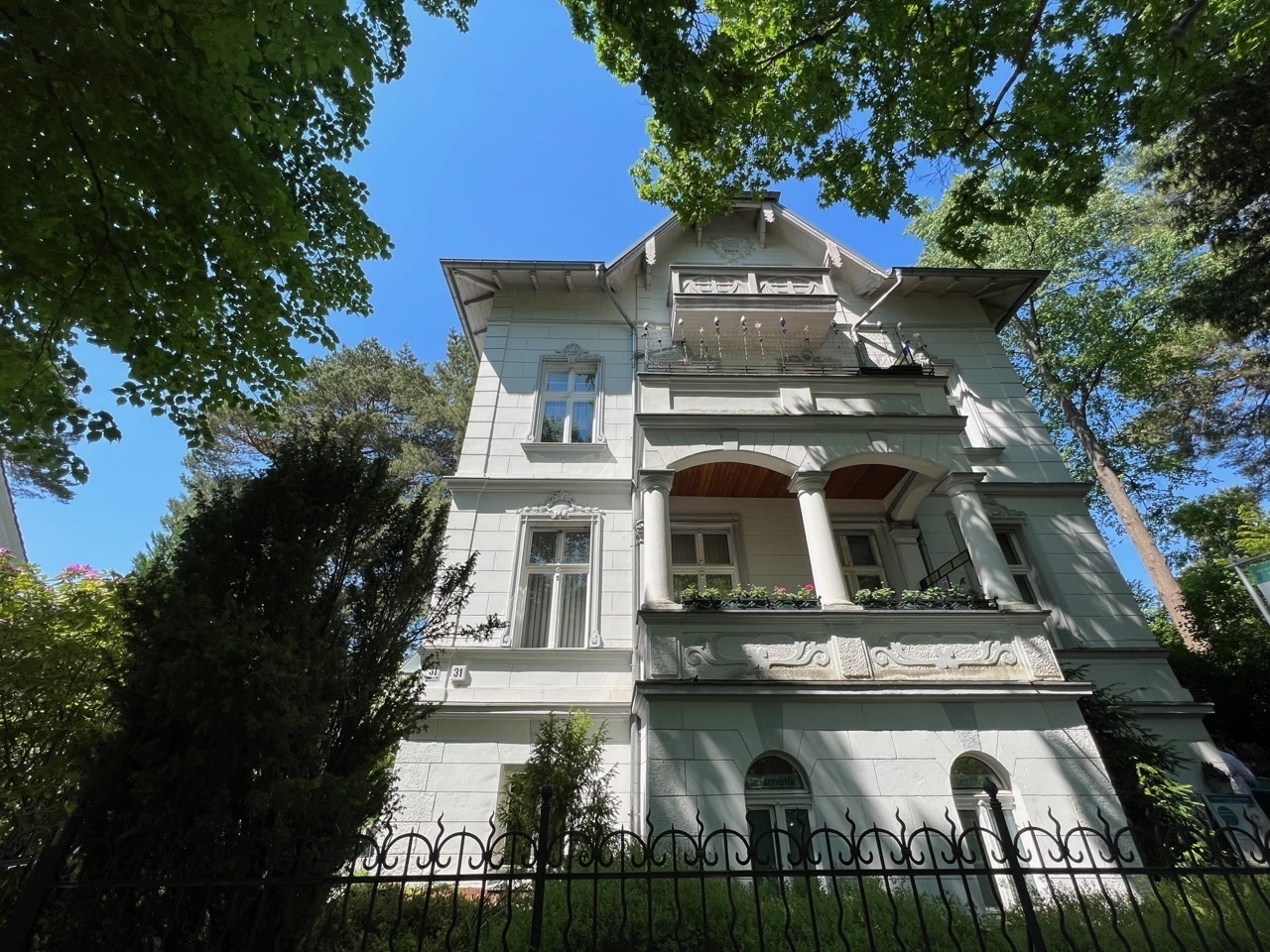 Charmante Gewerbefläche in einer Stadtvilla im Herzen von Hermsdorf