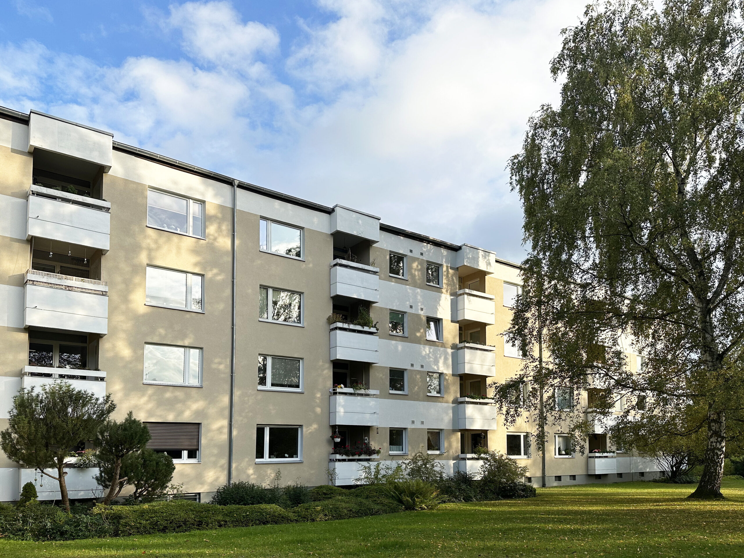 Bezugsfrei! Schöne Wohnung für Singles oder Paare mit Balkon Nähe Britzer Garten