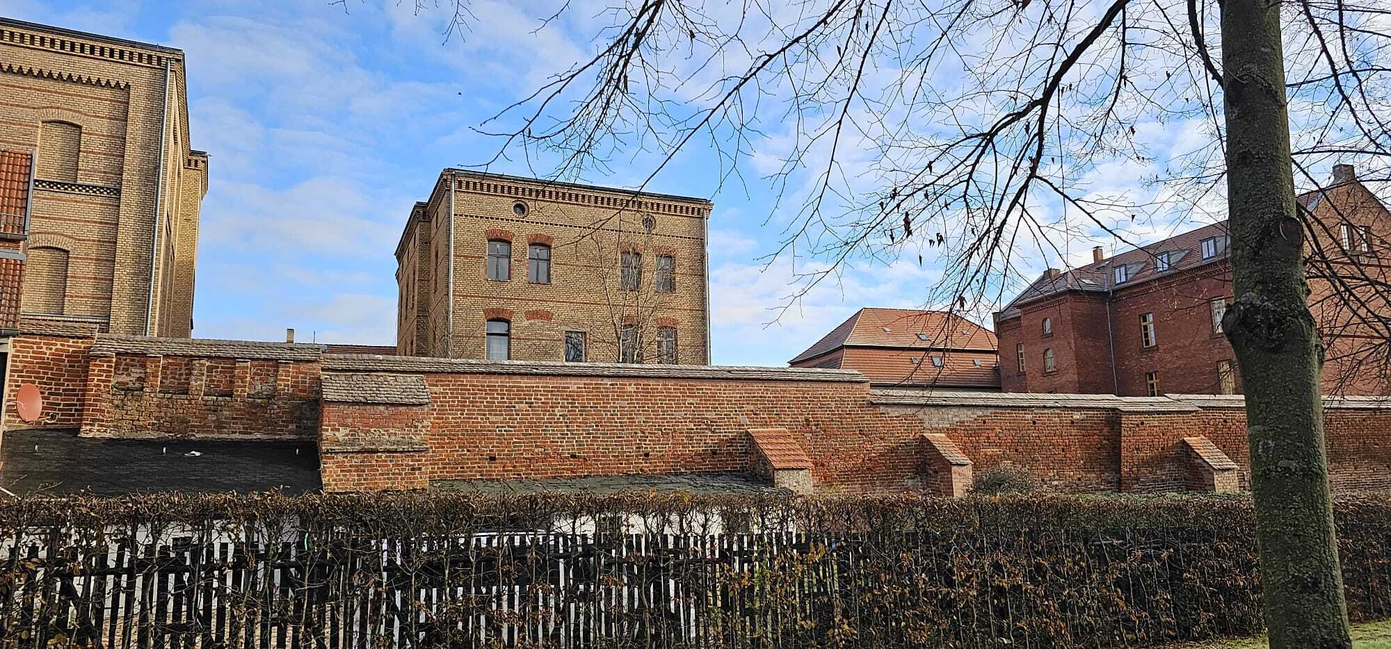 Wohnen und/oder Arbeiten! Historisches Amtsgebäude in einer der reichsten Städte Brandenburgs