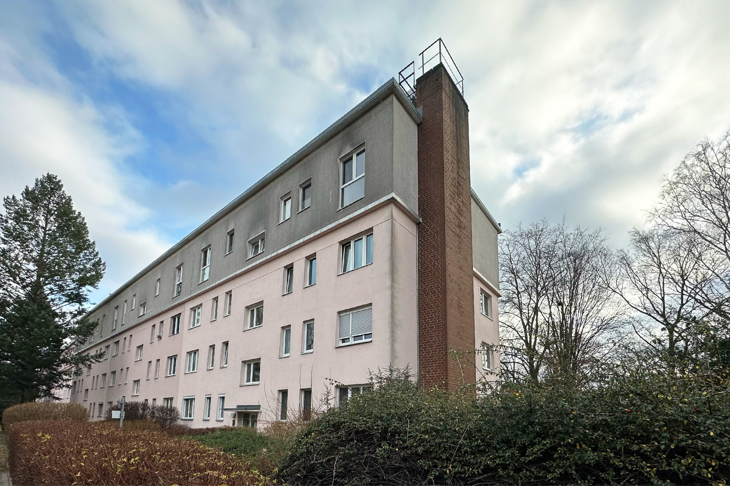 Schöne Dachgeschosswohnung mit Sonnenterrasse und Stellplatz in ruhiger Lage von Lichtenrade