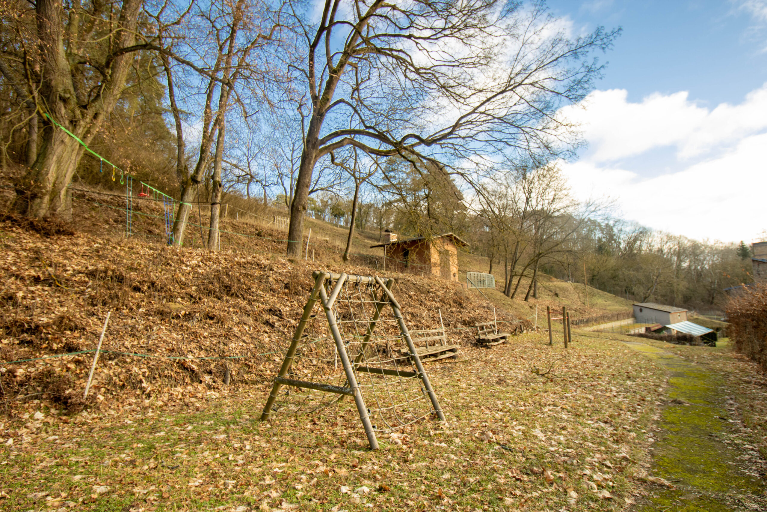 10 Hangterrassen mit Spielplatz