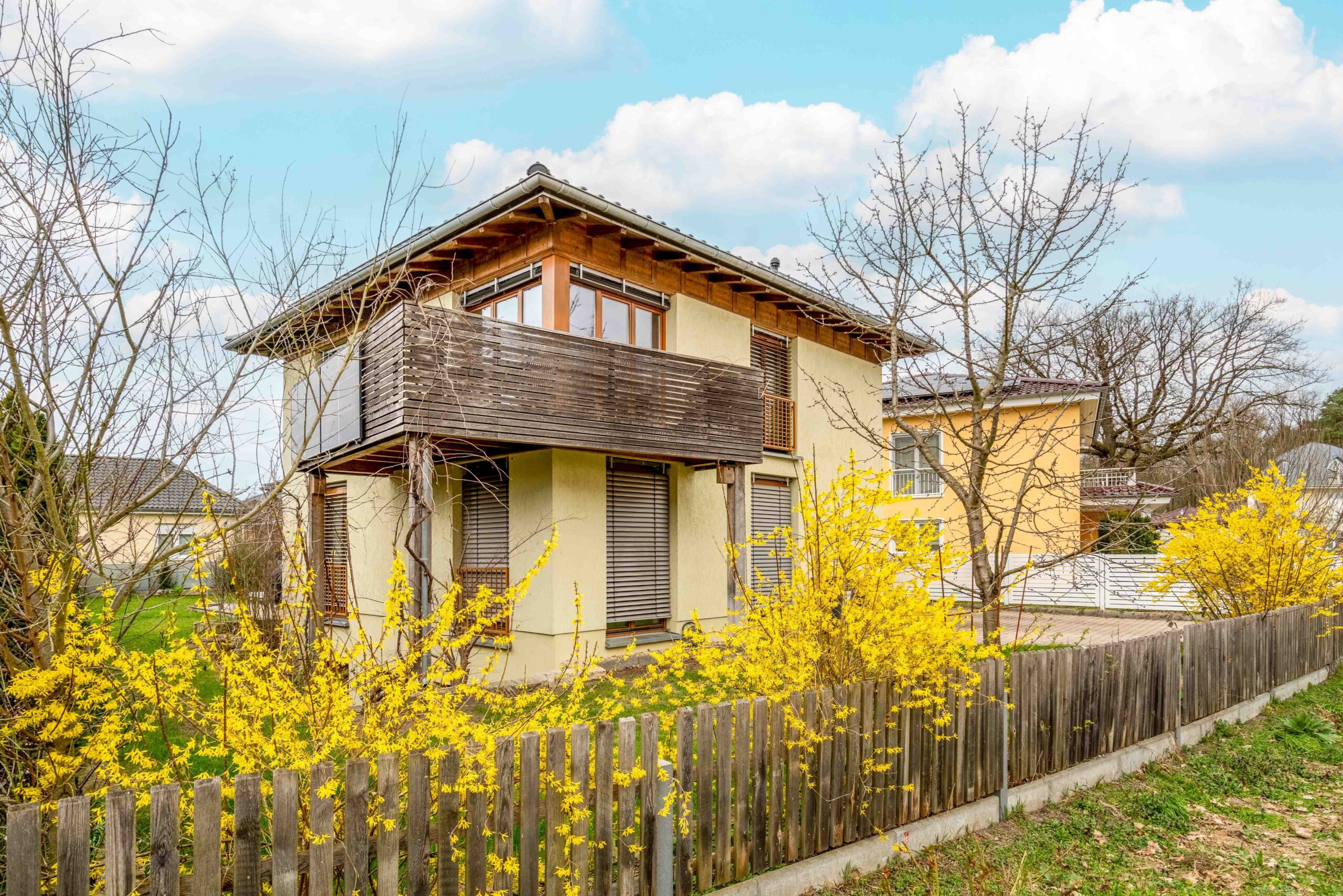 Traumhaftes Mehrgenerationshaus am Flakensee: Moderner Komfort in naturnaher Idylle!