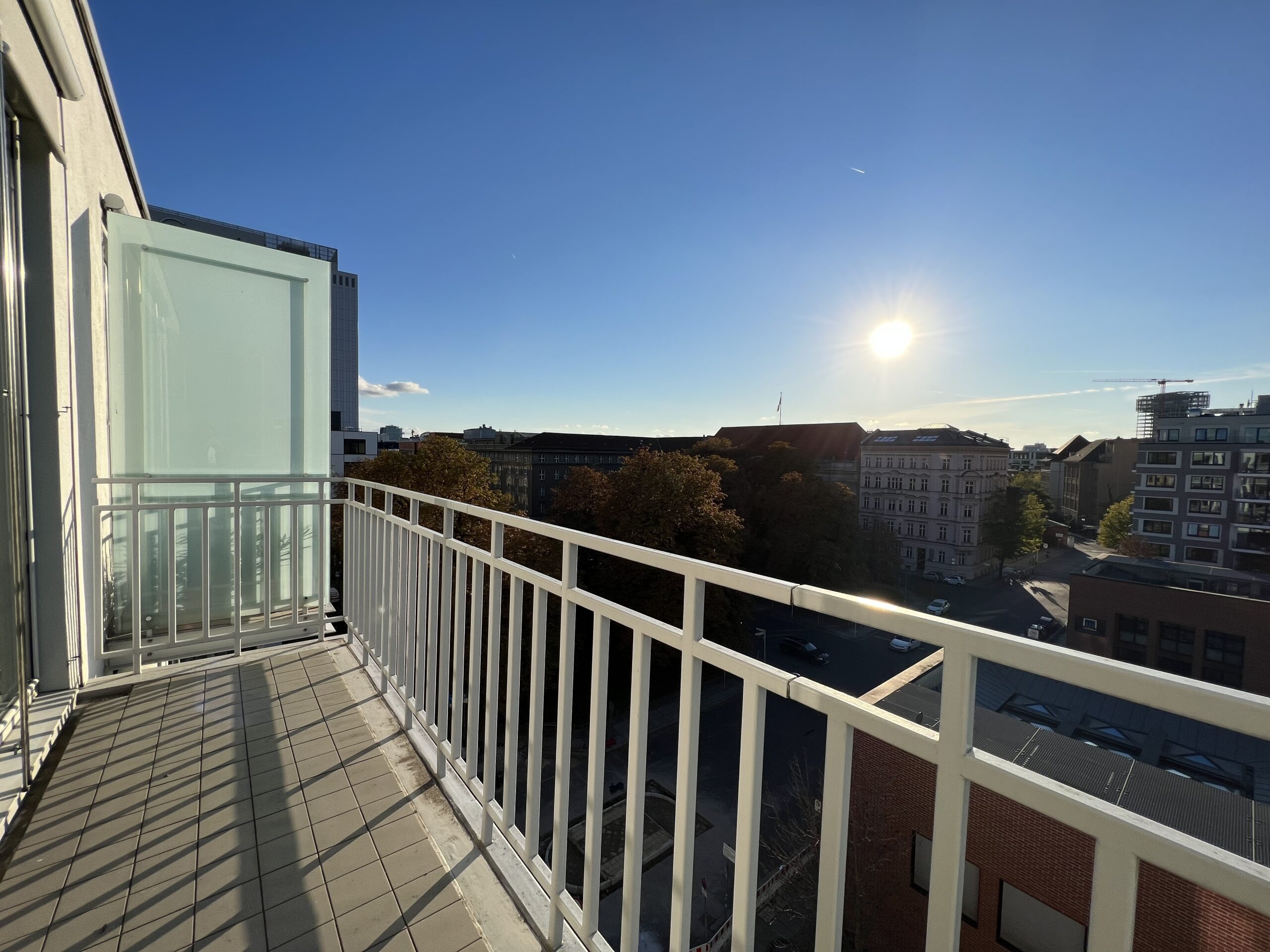 Moderne Wohnung mit 3m Deckenhöhe & Sonnenbalkon zur Selbstnutzung oder als Kapitalanlage in Toplage