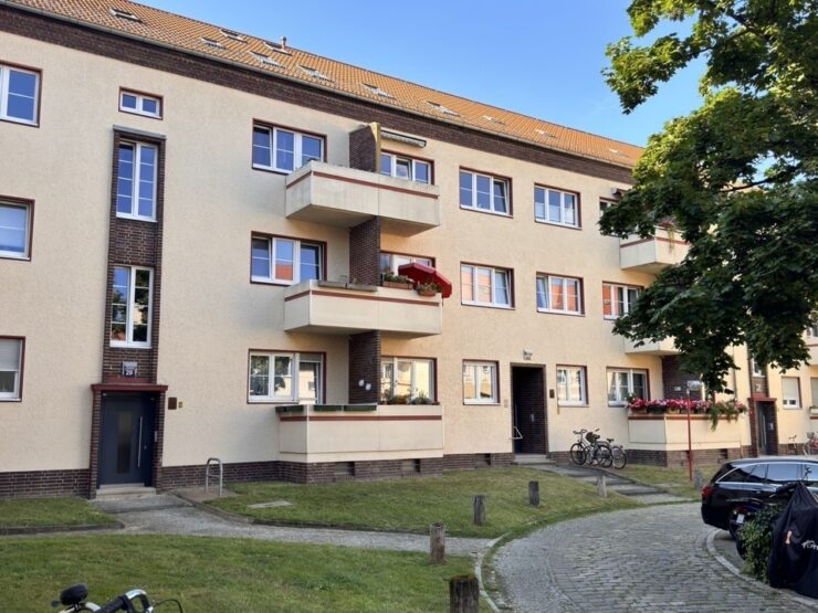 Lichtdurchflutete Wohnung mit Balkon, Stellplatz & weiteren Extras