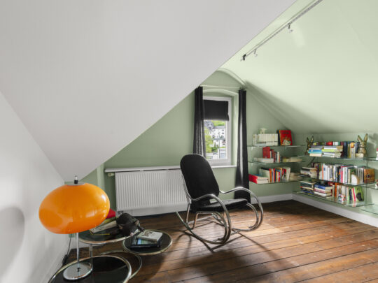 DG:Lesezimmer mit eigenem Duschbad-en-suite