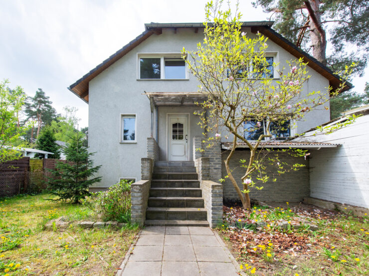 Familienparadies! 6 Zi. + Sauna, Kamin & ca. 671 m² Grundstück mit Carport
