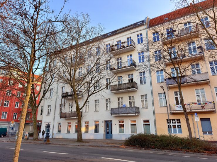 Exklusive schöne 4-Zimmerwohnung mit 4 m Deckenhöhe und ca. 153 m2 Wohnfläche!