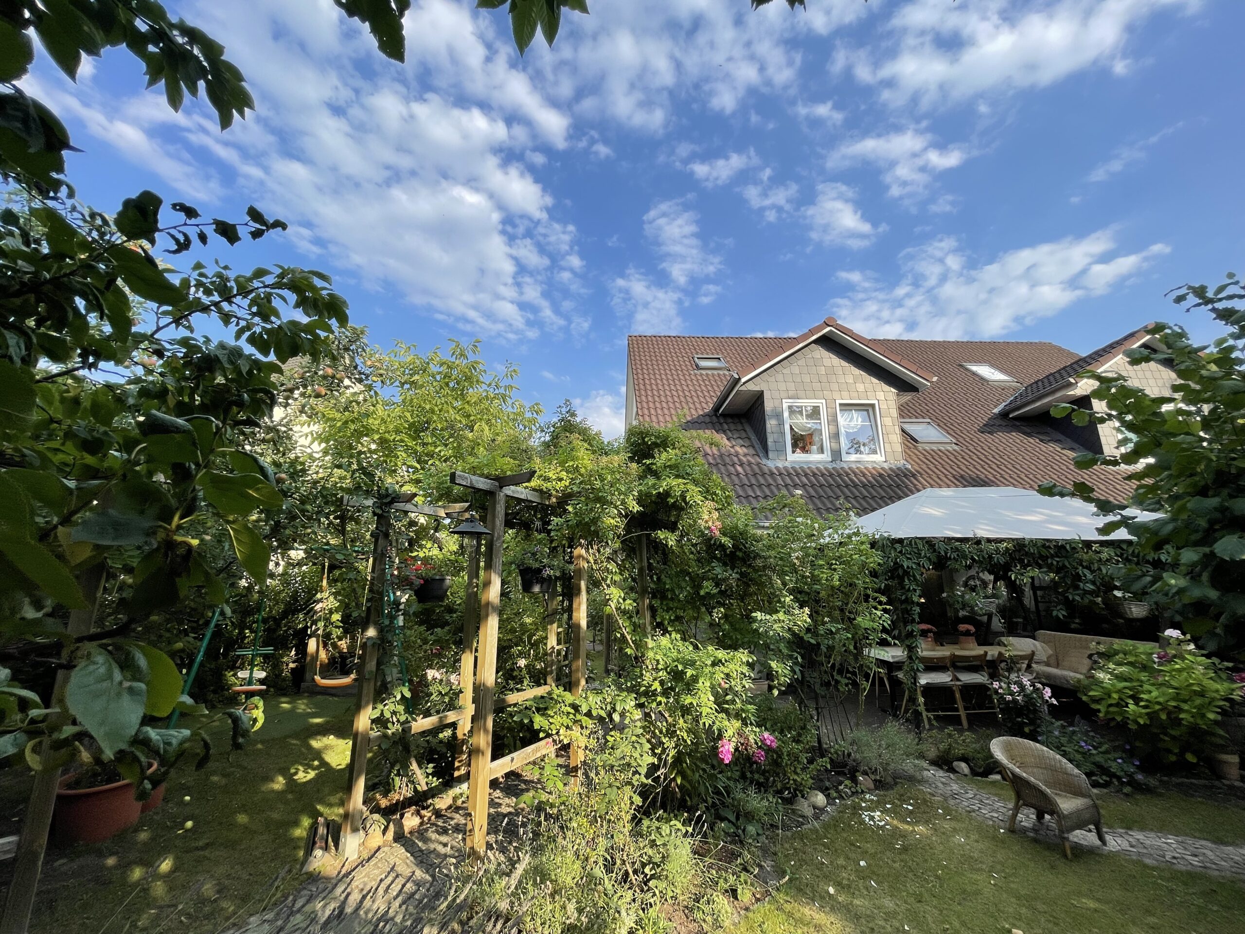 Ruheoase für Ihr Familiendomizil! Mit Terrasse und Garten in begehrter Lage von Stahnsdorf