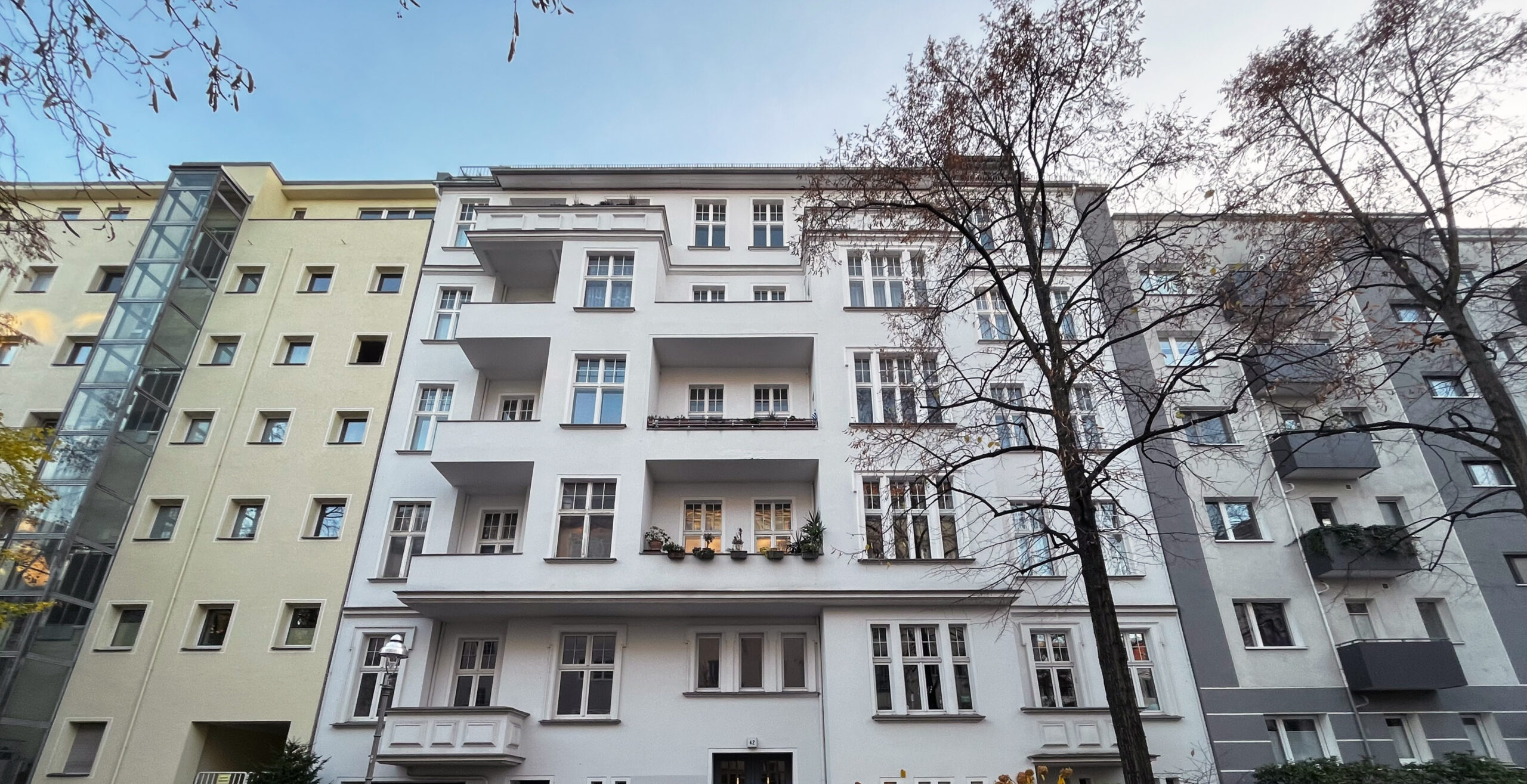 4-Zimmer Altbauwohnung mit Balkon und Aufzug in begehrter Lage Nähe Ku’Damm